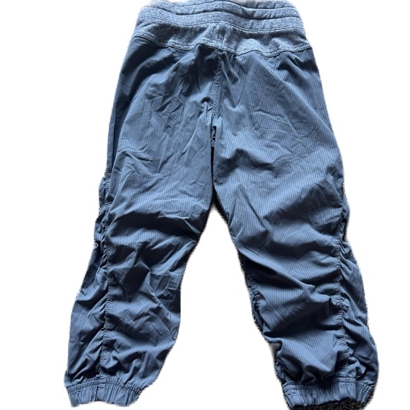 lululemon athletica Kids Charcoal Leggings - Picture 2 of 8